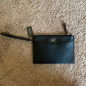 Guess wristlet black